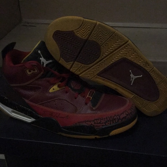 Shoes - Picture 2 of 3